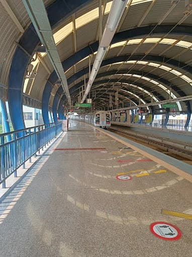 Karkarduma Metro Station thumb 3