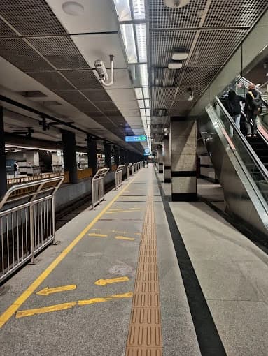 Mandi House Metro Station 2