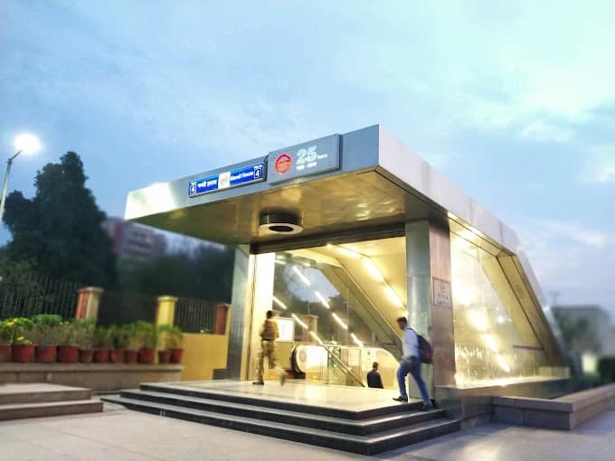 Mandi House Metro Station 3