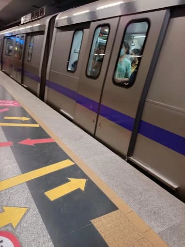 Mandi House Metro Station thumb 6