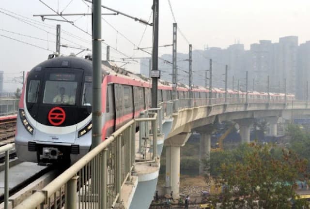 Maujpur-Babarpur Metro Station thumb 1