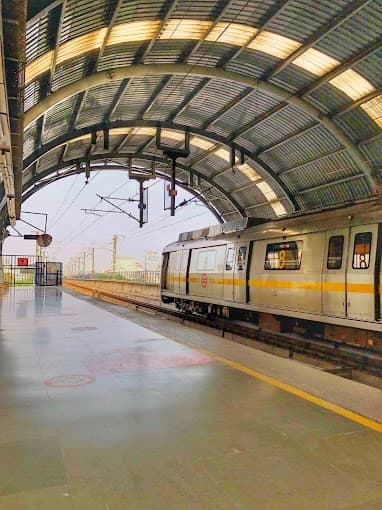 Sikanderpur Metro Station thumb 4