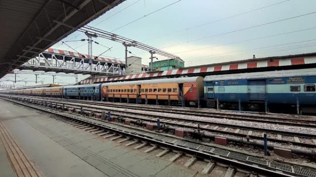 Agra Cantonment thumb 3