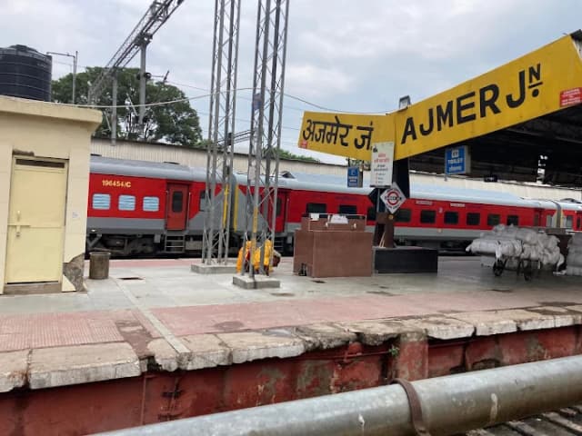 Ajmer Junction thumb 4