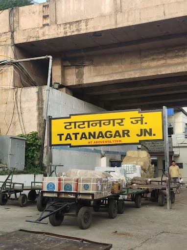 Tatanagar Junction thumb 4