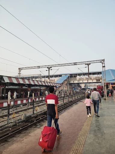Varanasi Junction thumb 2