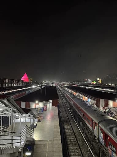 Varanasi Junction thumb 5