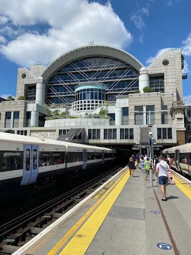 London Charing Cross thumb 6
