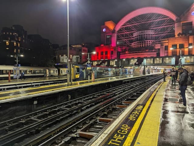 London Charing Cross thumb 2