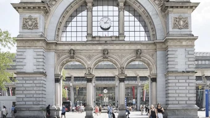 Luzern Railway Station 2