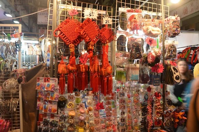 Temple Street Night Market 1