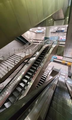 Chawri Bazar Metro Station thumb 4
