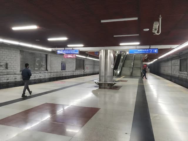 Jawaharlal Nehru Stadium Delhi Metro Station thumb 4