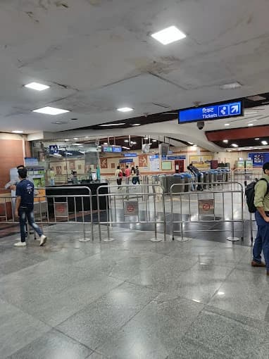 Jawaharlal Nehru Stadium Delhi Metro Station thumb 5