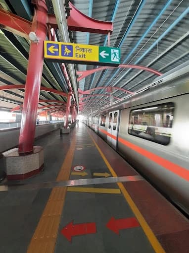 Jhil Mil Delhi Metro Station thumb 4