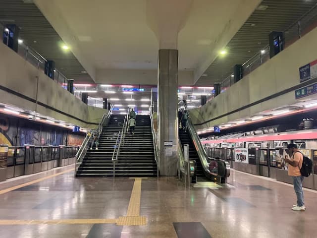 Kailash Colony Delhi Metro Station thumb 1