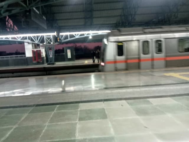 Keshav Puram Delhi Metro Station thumb 3