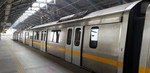 Mansarovar Park Delhi Metro Station thumb 2