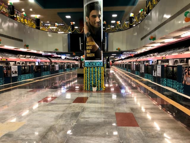 South Extension Delhi Metro Station thumb 3