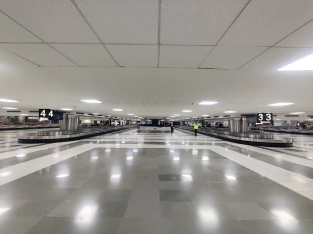 Terminal 1 IGI Airport Metro Station thumb 2