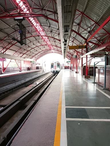 Tis Hazari Delhi Metro Station 2