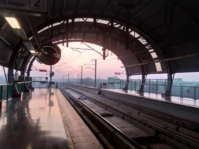 Udyog Nagar Delhi Metro Station thumb 5