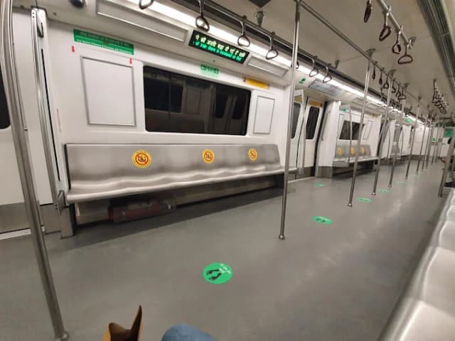 Naraina Vihar Delhi Metro Station thumb 3