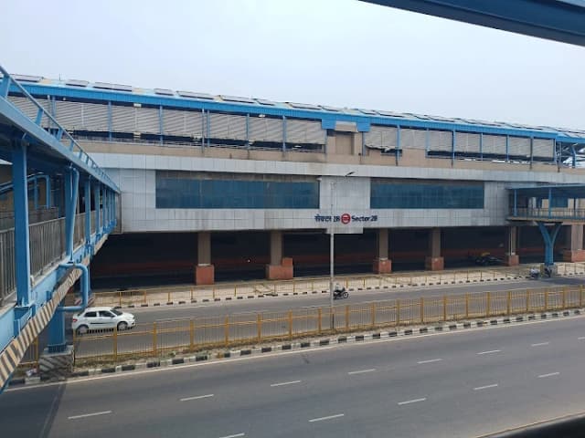 Sector 28 Faridabad Delhi Metro Station thumb 3