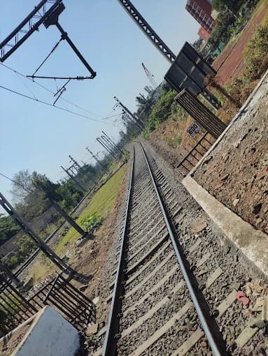 Airoli Railway Station thumb 4