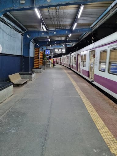 Cotton Green Railway Station thumb 5