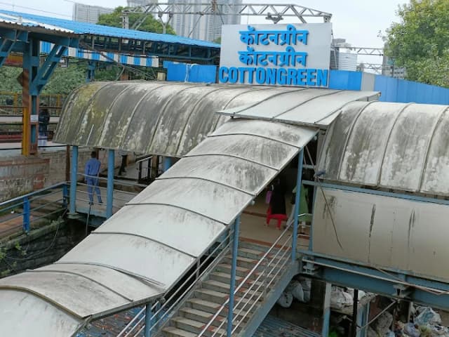 Cotton Green Railway Station thumb 1