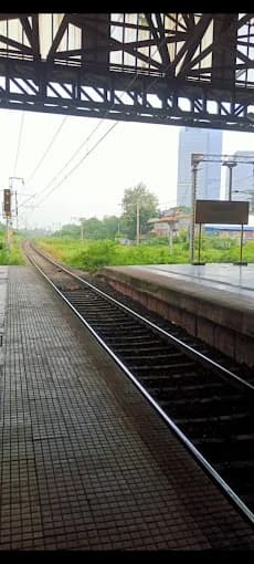 Ghansoli Railway Station thumb 3