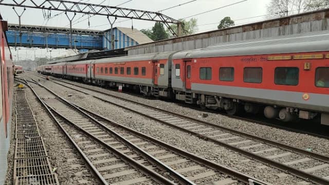 Karjat Railway Station thumb 3