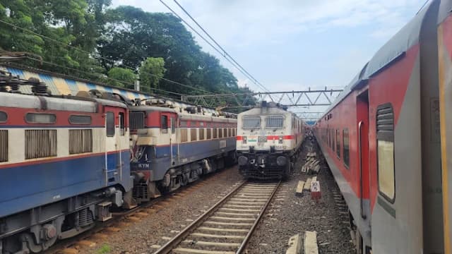 Karjat Railway Station thumb 2