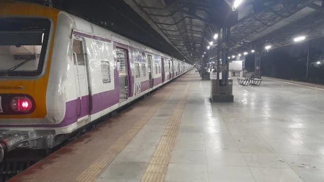Khandeshwar Railway Station thumb 2