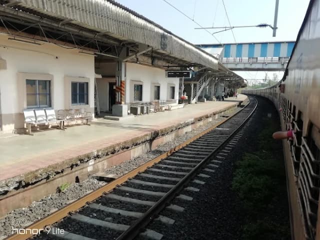 Khardi Railway Station thumb 1