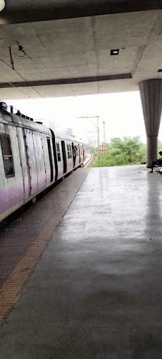 Kharghar Railway Station thumb 4