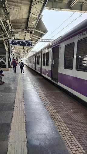 Kurla Railway Station 1