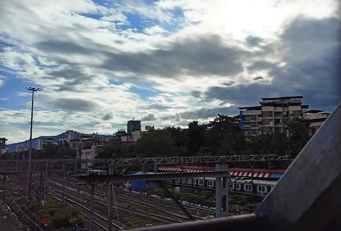 Kurla Railway Station 3