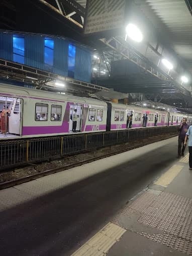 Malad Railway Station 4