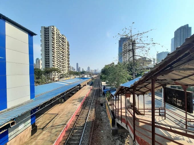 Matunga Road Railway Station 2