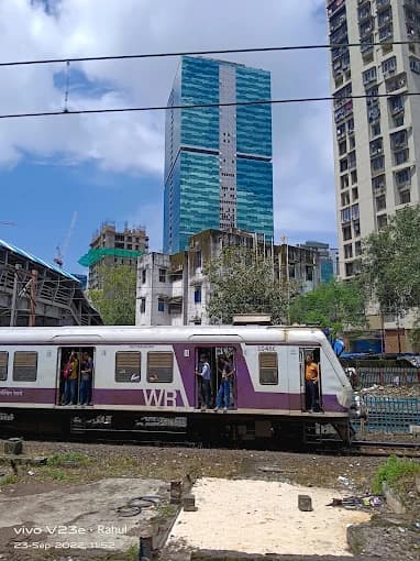 Prabhadevi Railway Station thumb 4