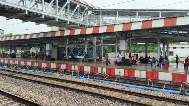 Agra City Railway Station thumb 1