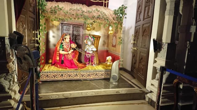Hare Krishna Golden Temple thumb 4