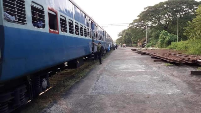 Kannur South Railway Station thumb 5