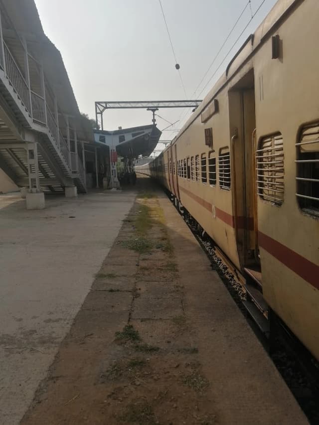 Kannur South Railway Station thumb 3