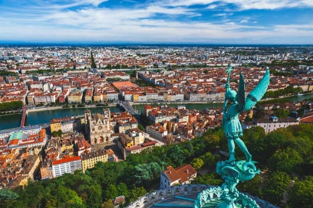 Lyon Travel Guide 2025