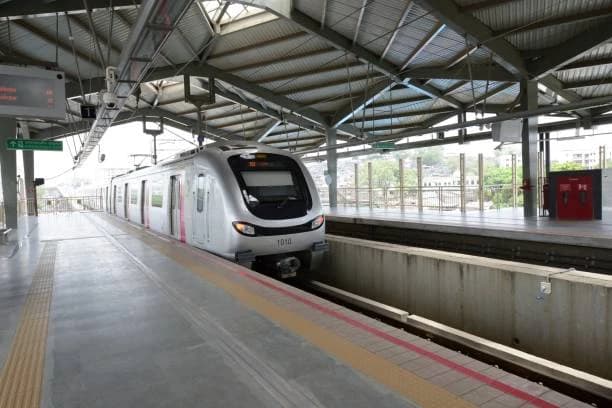 Andheri Metro Station thumb 1