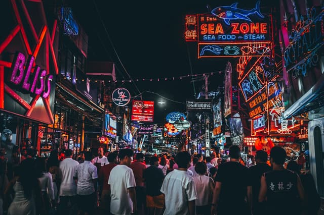 Exploring Walking Street Pattaya: The Ultimate Hub