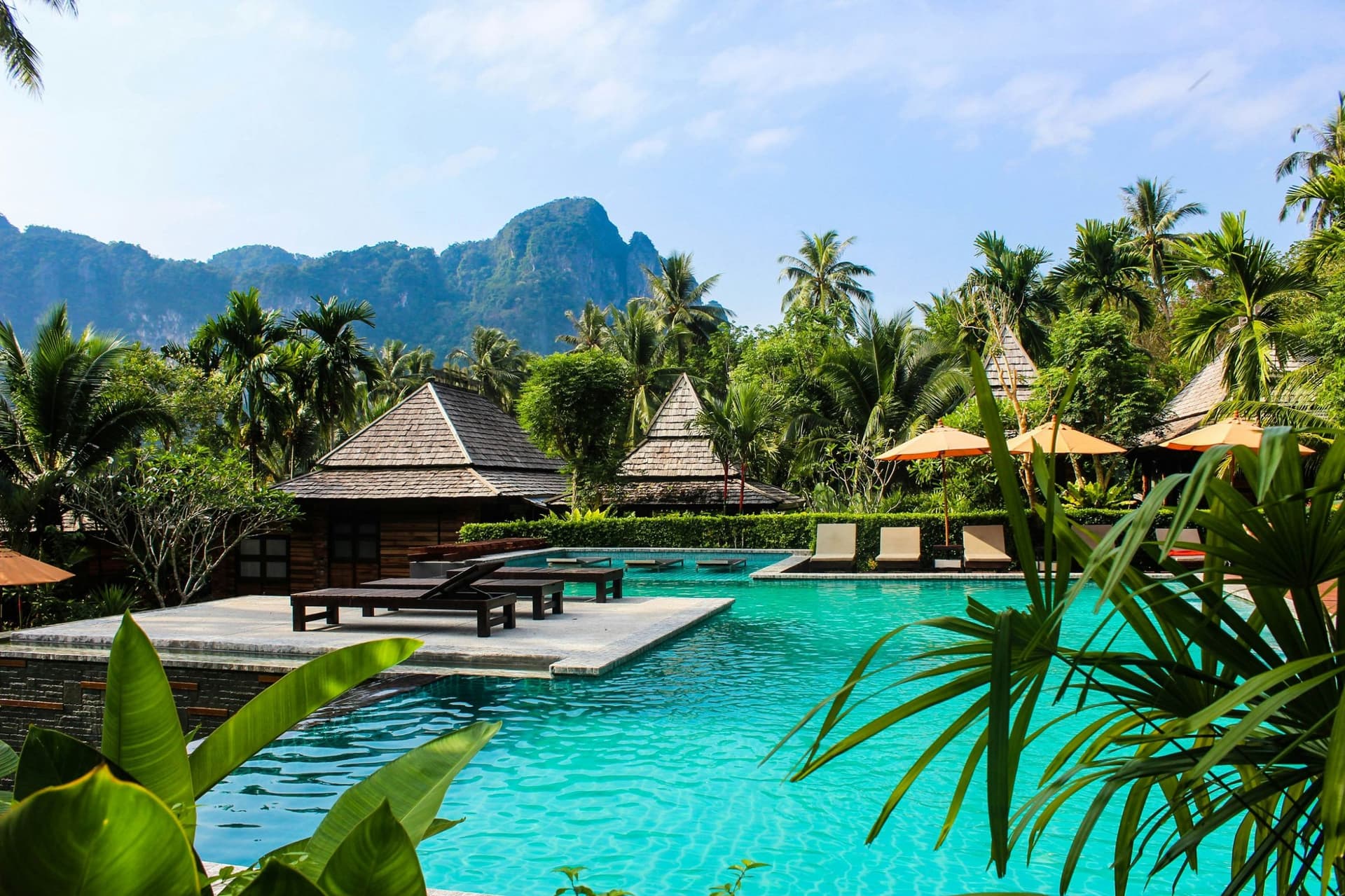 Explore Unforgettable Stays Worldwide with HECT India's International Hotel Booking